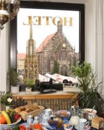 Tiptop Hotel Am Schoenen Brunnen Nuremberg Restoran gambar