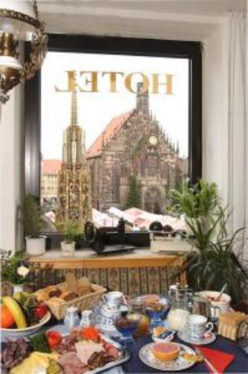 Tiptop Hotel Am Schoenen Brunnen Nuremberg Restoran gambar